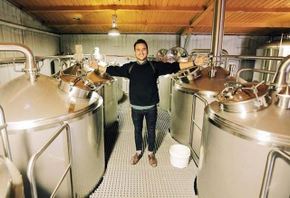 Illustration for article titled This guy's job pays him $94,000 to have as much fun as possible